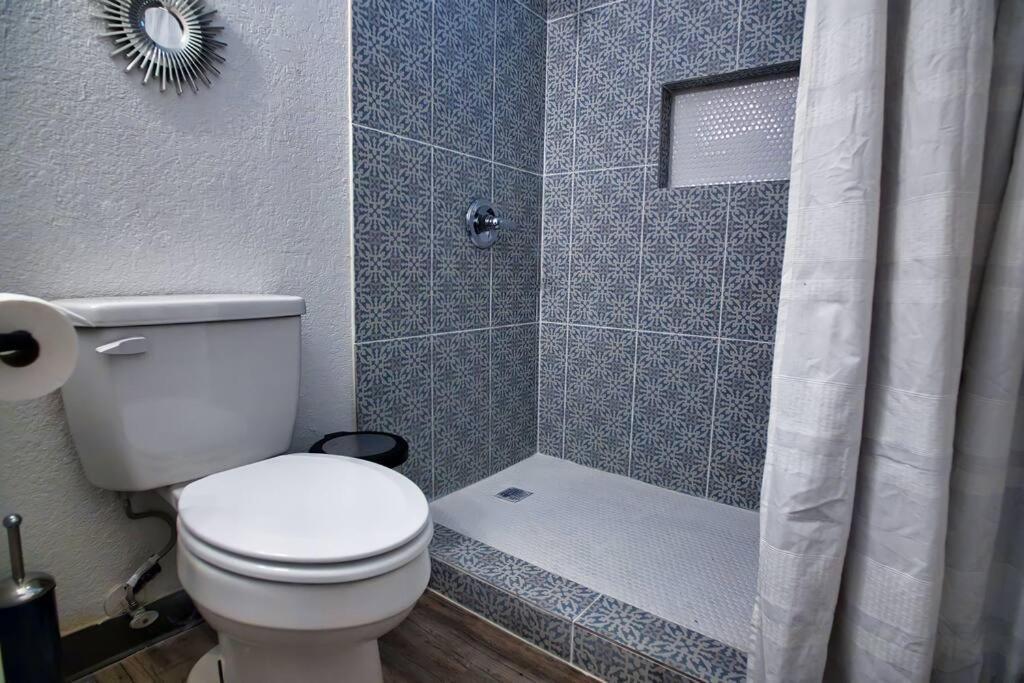 Chic & Cozy 2 Bedroom - 1 Bathroom - Rated Best Eagle Pass Kültér fotó