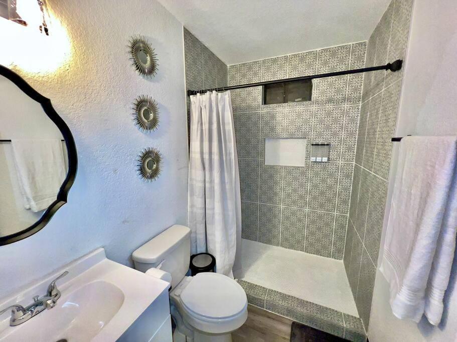 Chic & Cozy 2 Bedroom - 1 Bathroom - Rated Best Eagle Pass Kültér fotó